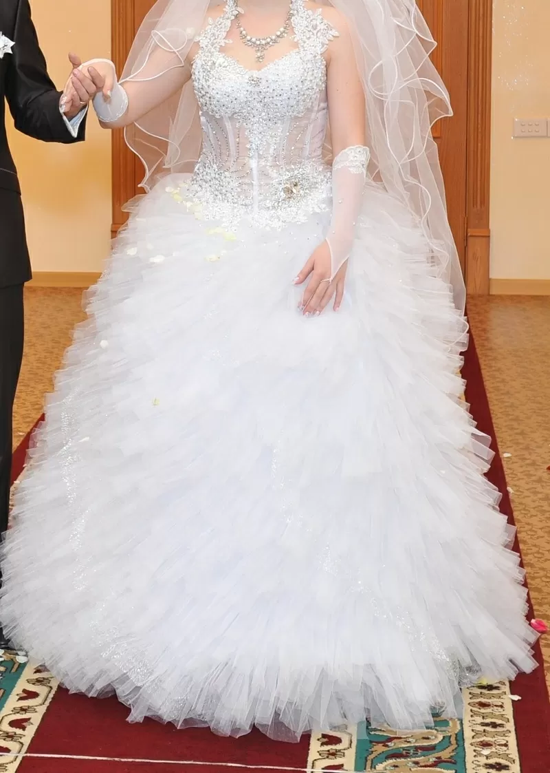Продаю/сдаю свадебное платье,  г. Темиртау,  коллекция 2011 г.